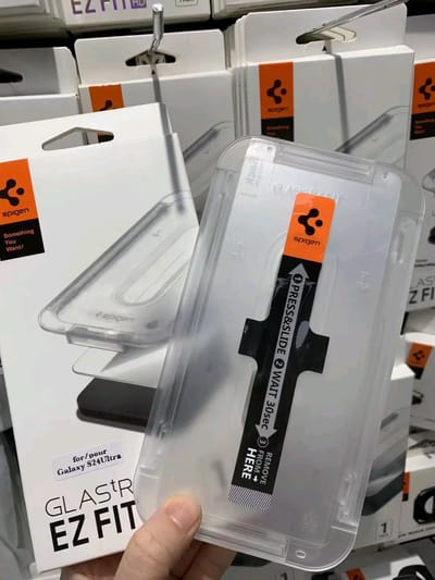 Spigen :- GL AStR (1Pack) Borderless Full Cover Screen Protector Glass_img_0